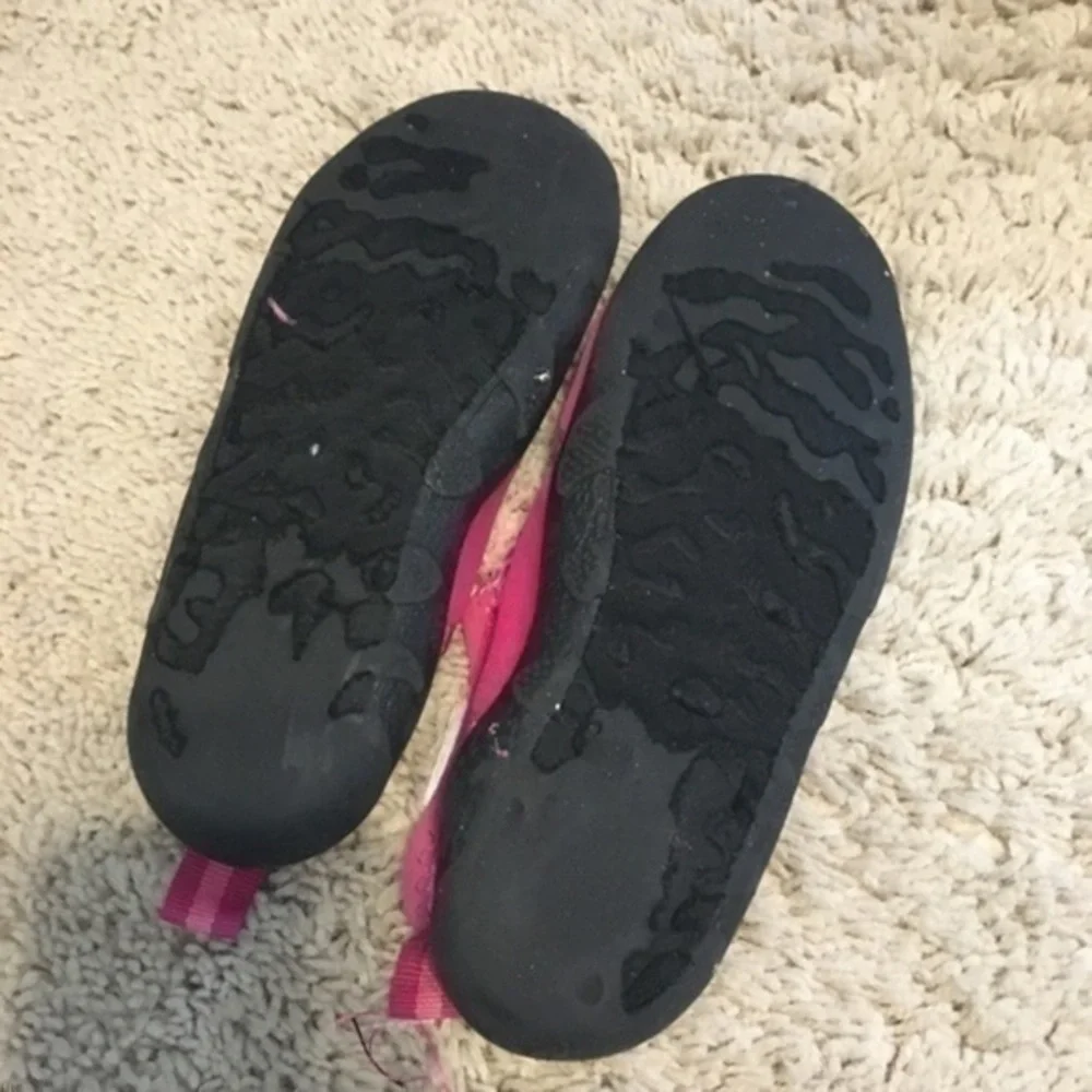 Girls pink water shoes